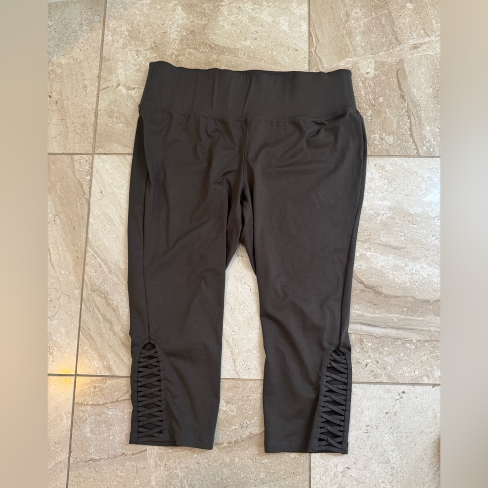 Women's Livi active lane Bryant olive army green cropped 7/8 Leggings size 18/20